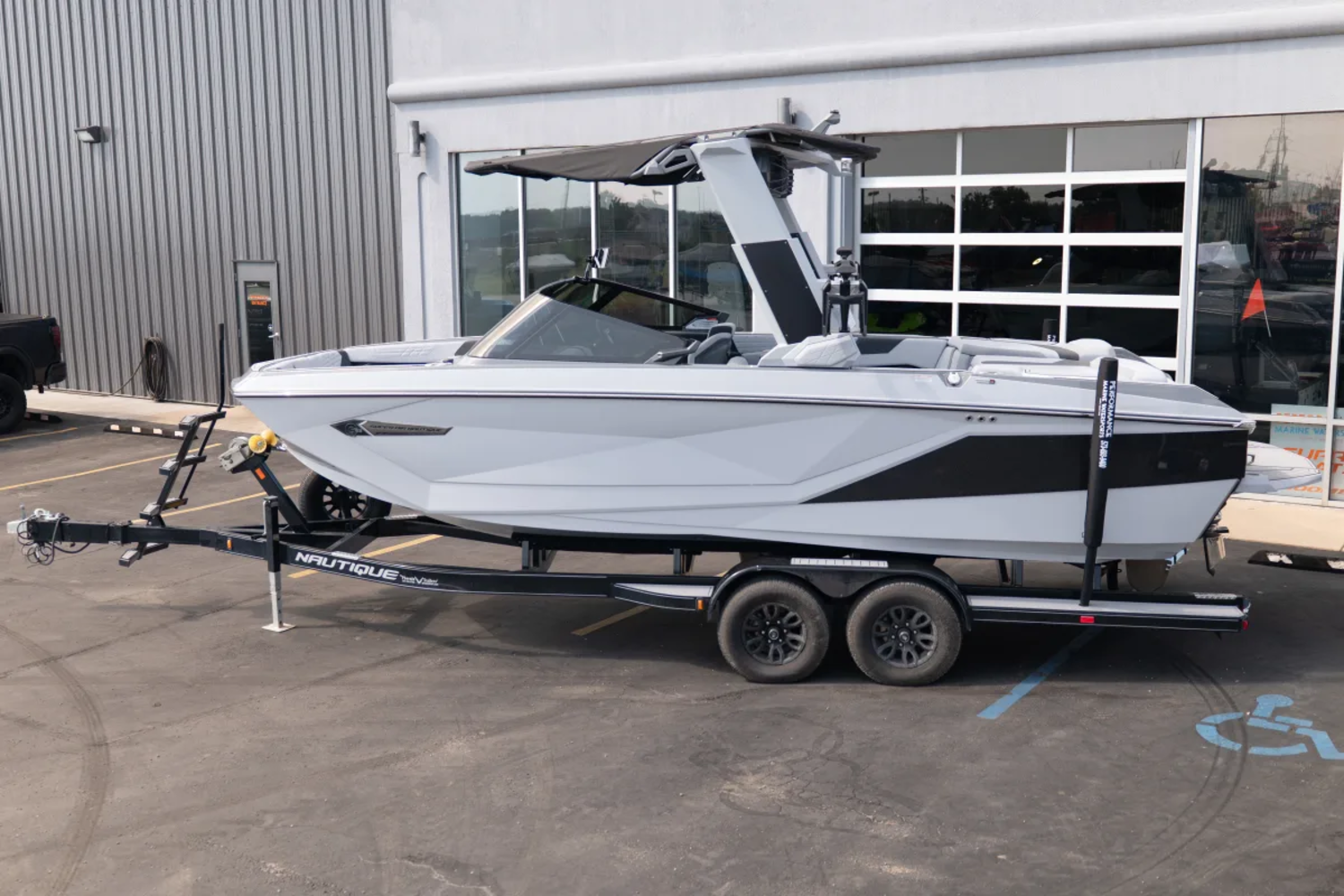 2024 NAUTIQUE G23 1 OWNER LIKE NEW ONLY 15 HRS 