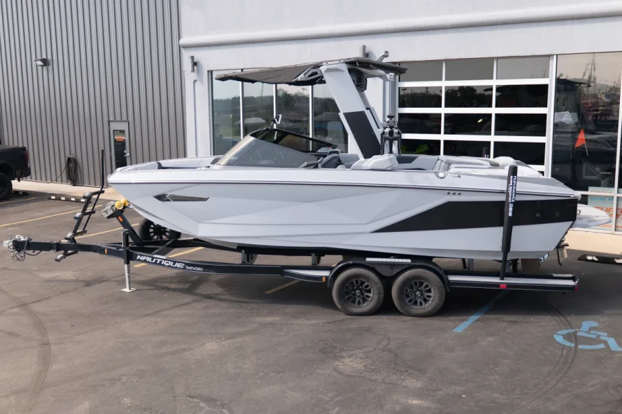 2024-nautique-g23-141935-image5.webp