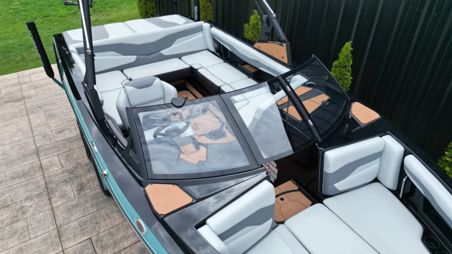 2024 Axis T220
