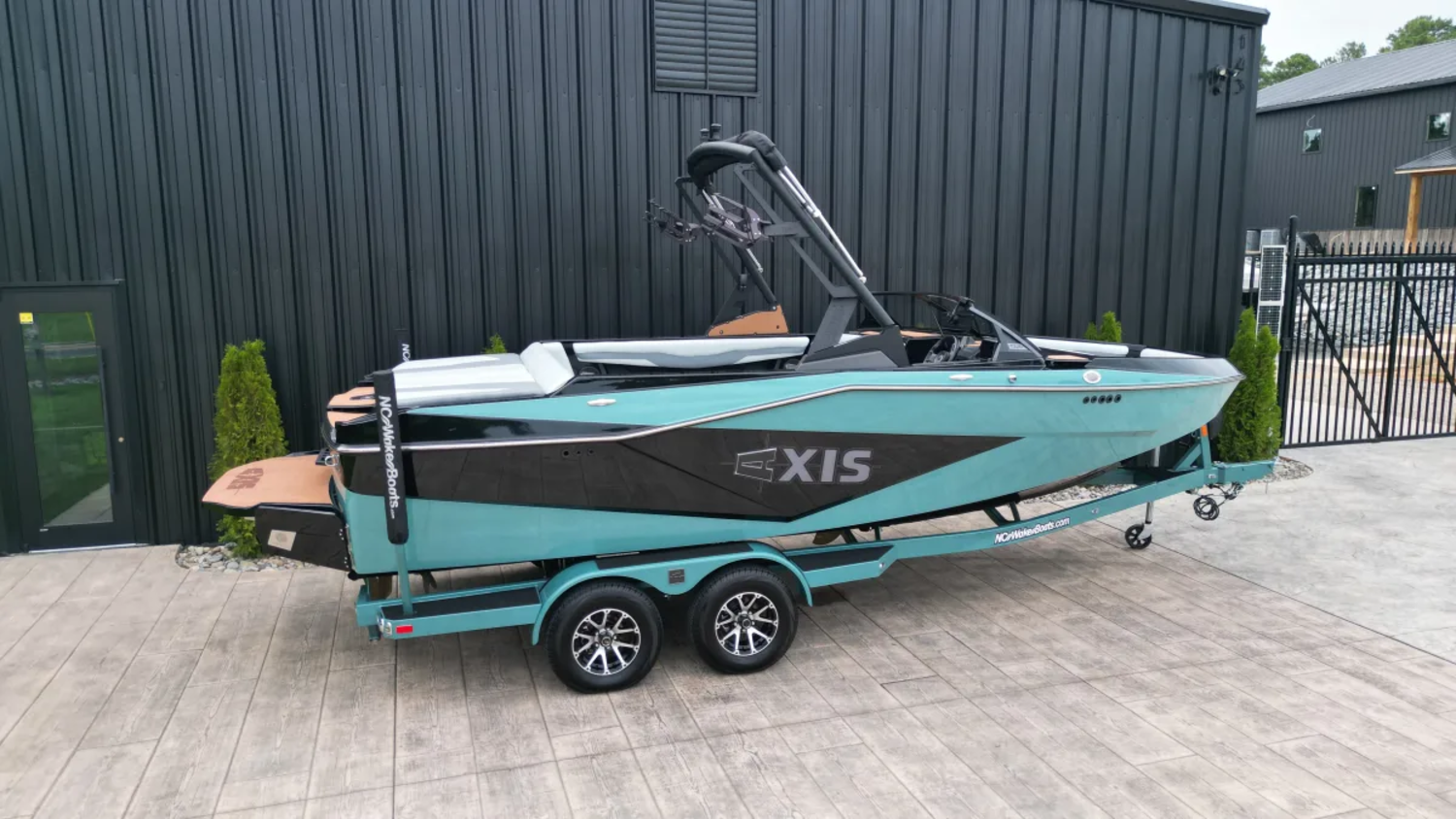 2024 Axis T220