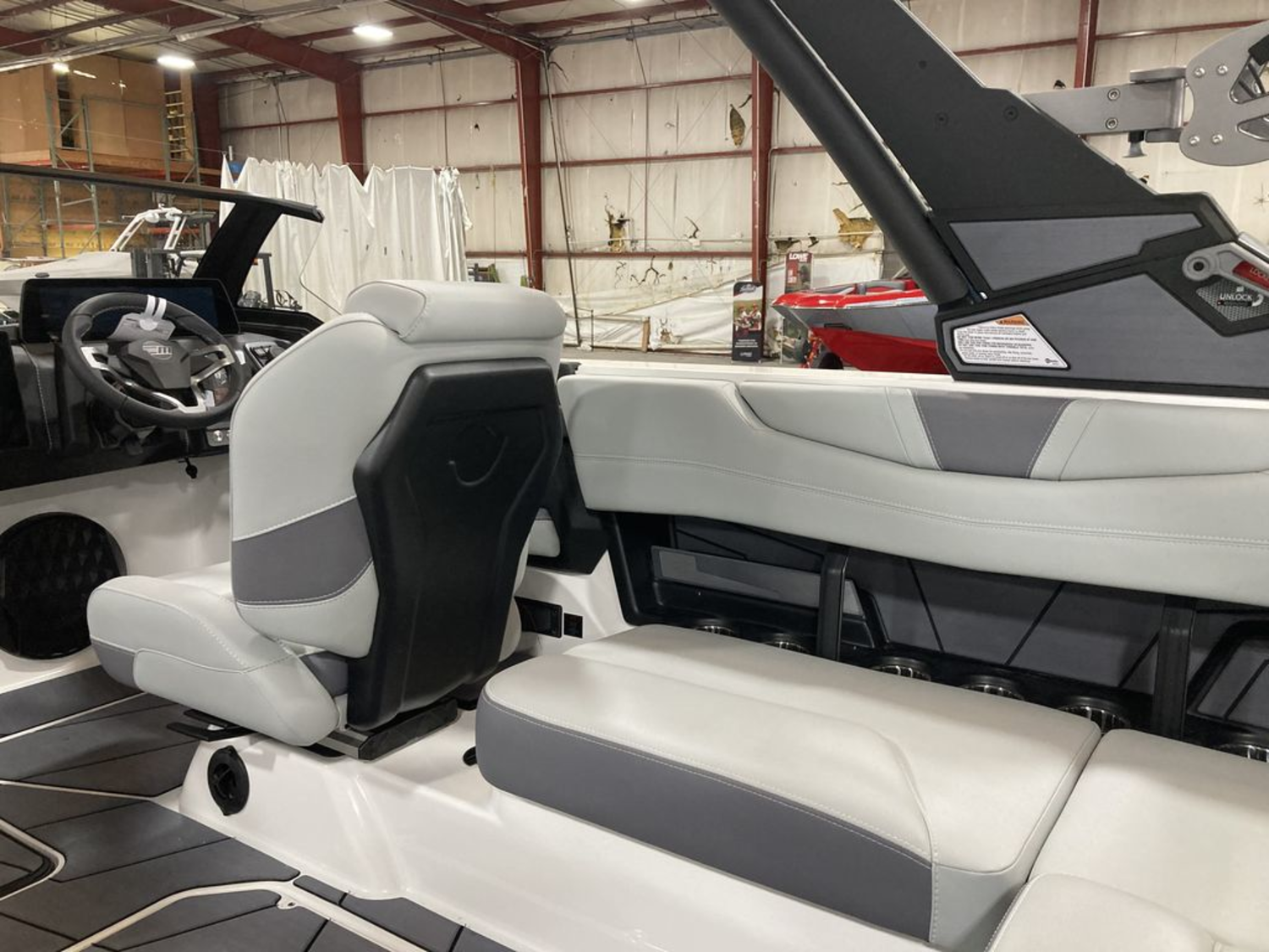 2026 Malibu Boats 21 LX