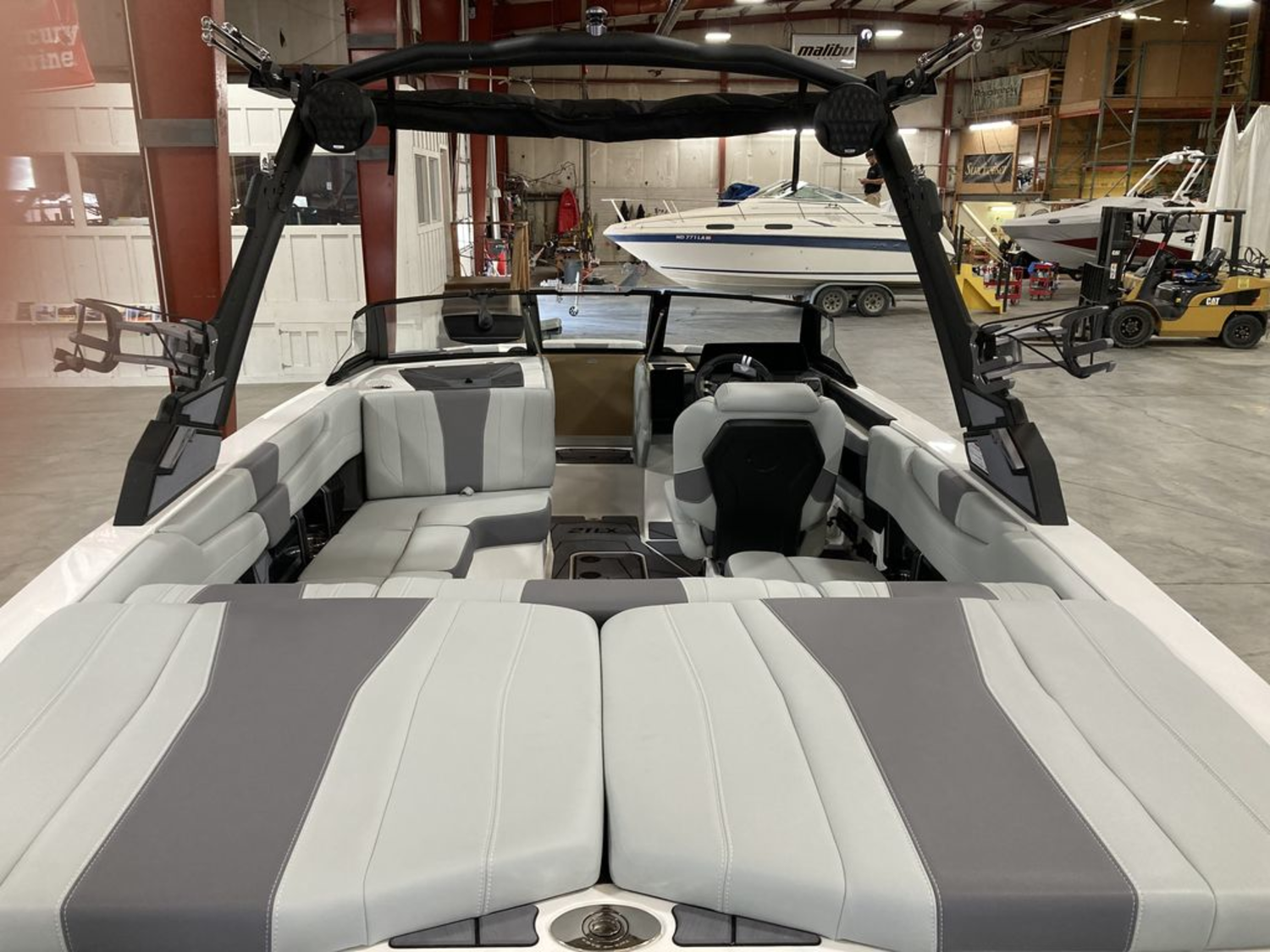 2026 Malibu Boats 21 LX