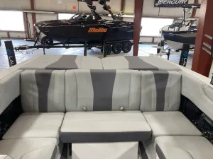 2026 Malibu Boats 21 LX Icon
