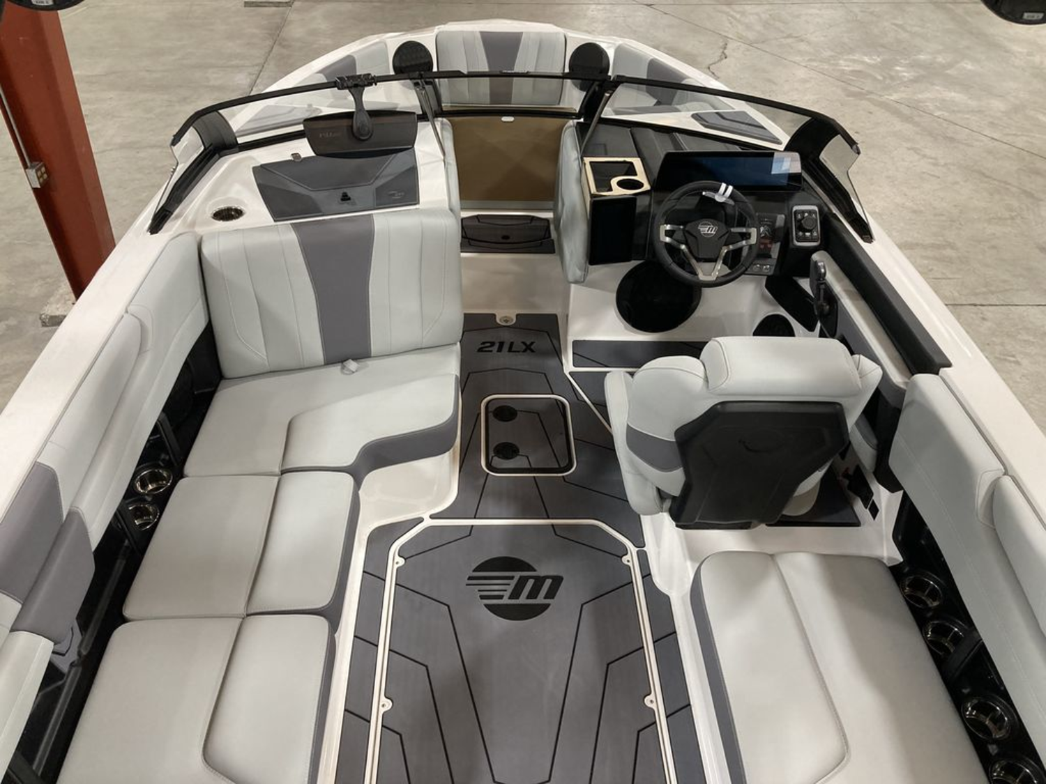 2026 Malibu Boats 21 LX