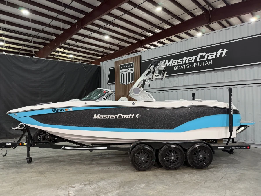 2020-mastercraft-x24-141948-image16