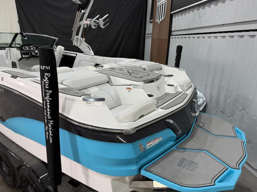 2020-mastercraft-x24-141948-image4