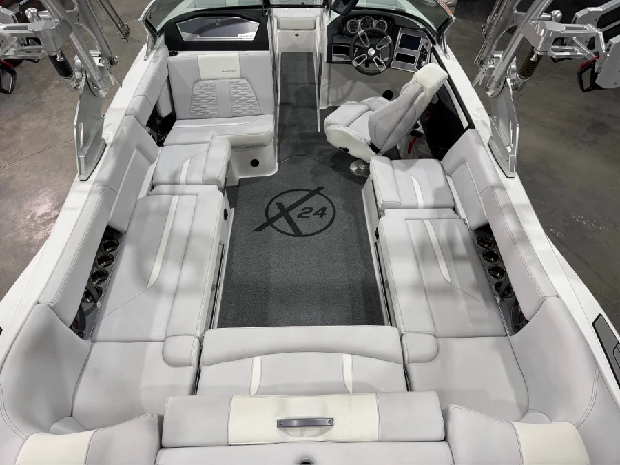 2020-mastercraft-x24-141948-image6