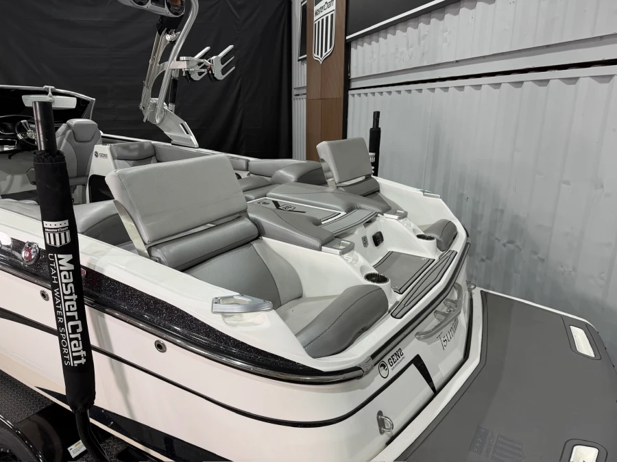 2018-mastercraft-x26-141949-image5
