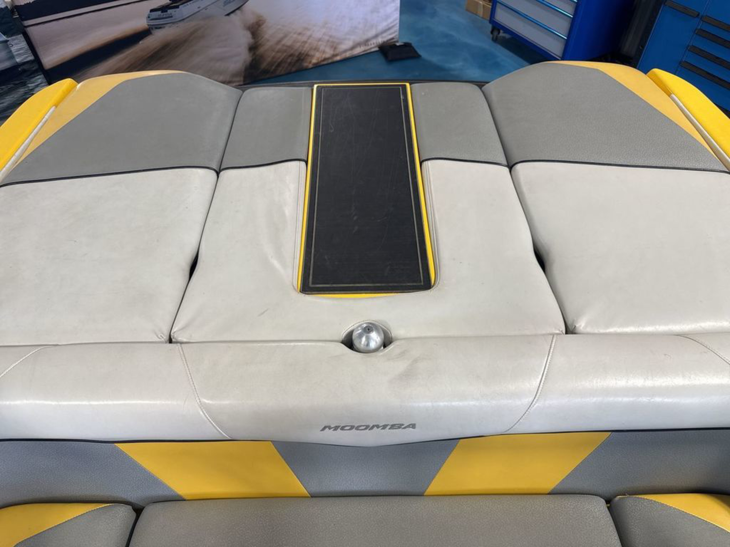 2016 MOOMBA Mondo