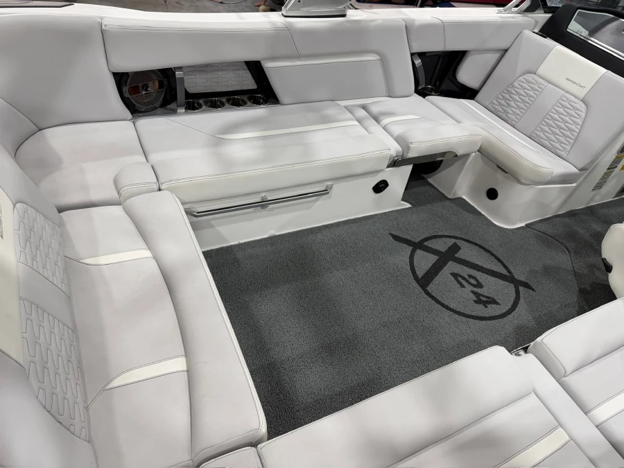 2020-mastercraft-x24-142849-image22