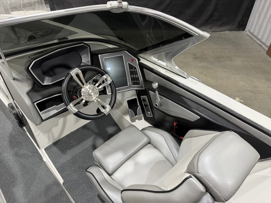 2018-mastercraft-x26-142850-image23