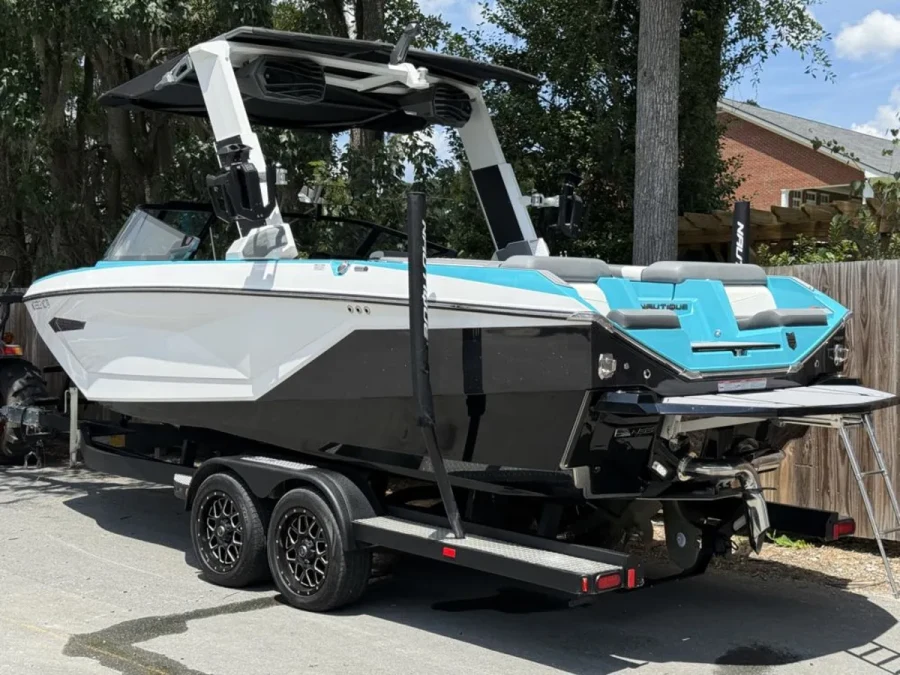 2023-nautique-g23-141986-image2.webp