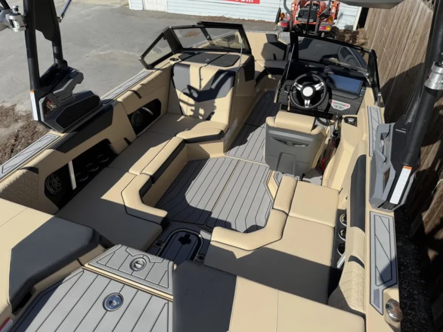 2025-nautique-gs20-141989-image7.webp