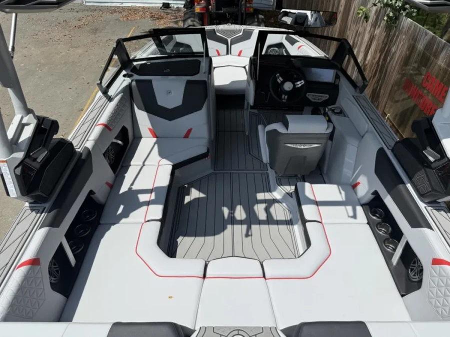 2026-nautique-gs20-141993-image4.webp