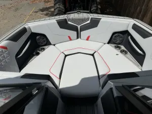 2026-nautique-gs20-141993-image7.webp
