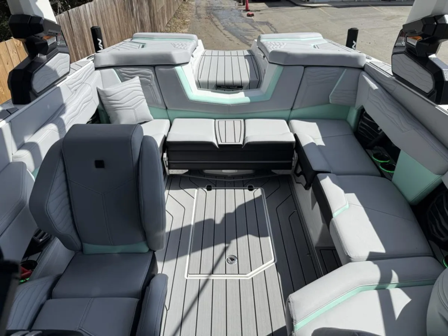 2026 Nautique G21