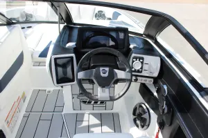 2021-malibu-wakesetter-24-mxz-142003-image16.webp