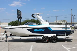 2021-malibu-wakesetter-24-mxz-142003-image4.webp