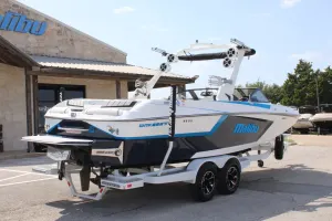 2021-malibu-wakesetter-24-mxz-142003-image6.webp