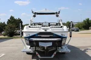 2021-malibu-wakesetter-24-mxz-142003-image7.webp