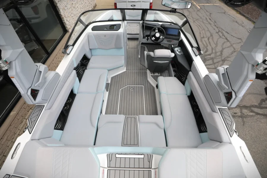2022-nautique-g21-142009-image2.webp