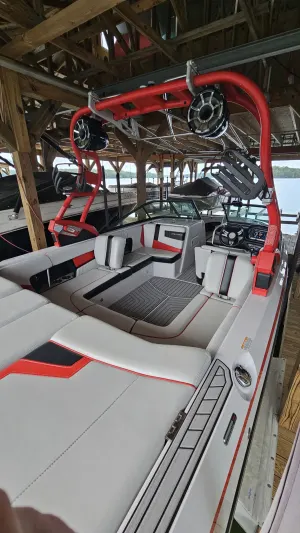 2015-nautique-super-air-nautique-230-142014-image2.webp