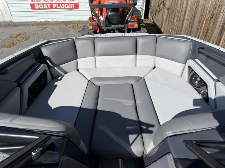 2026-moomba-max-142018-image7.webp