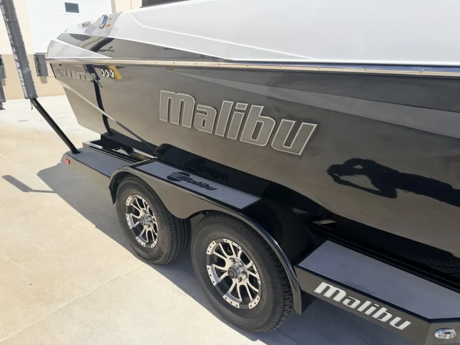 2017-malibu-wakesetter-vlx-142030-image5.webp