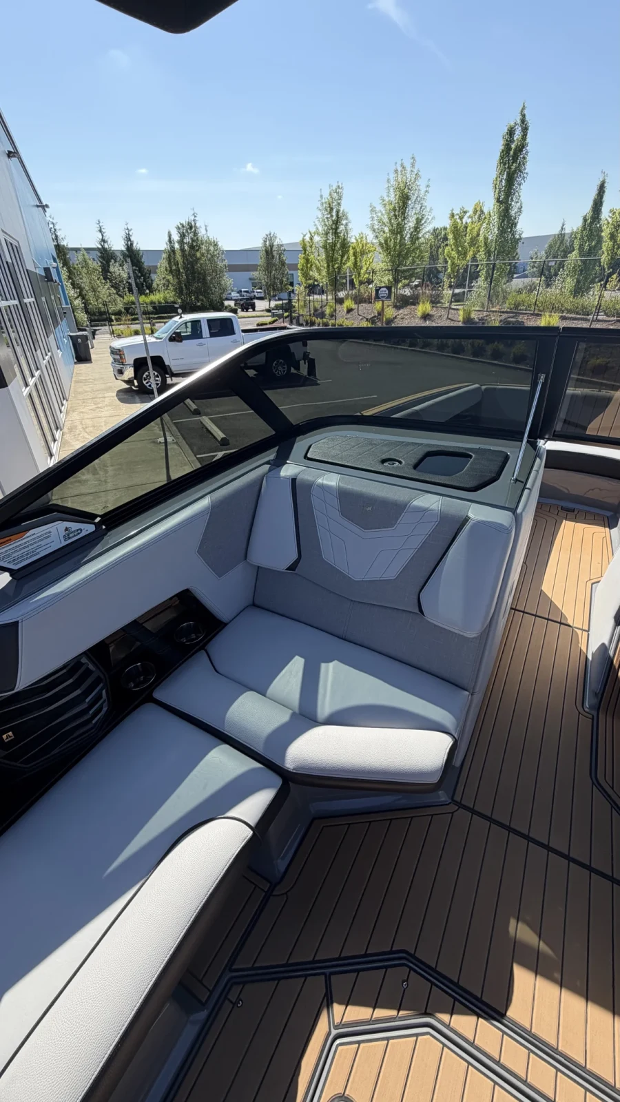 2021-nautique-g25-142031-image6.webp