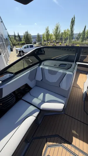 2021-nautique-g25-142031-image6.webp