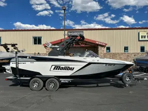 2020-malibu-wakesetter-23-lsv-142053-image1
