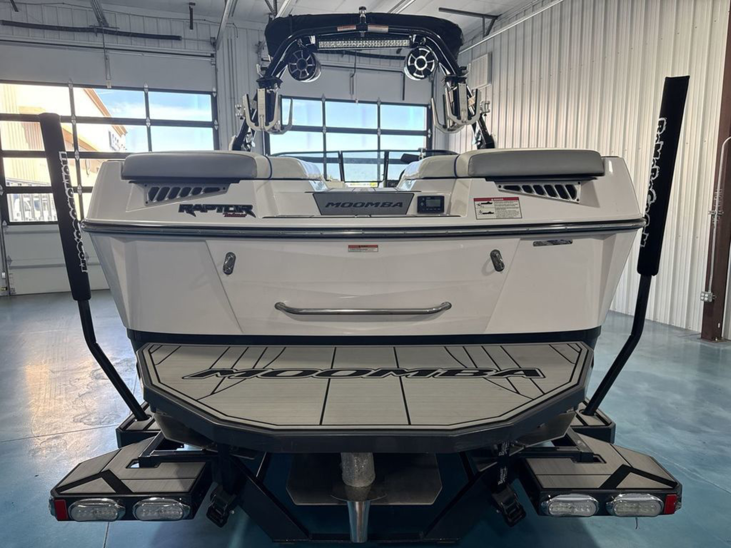 2021 MOOMBA Makai
