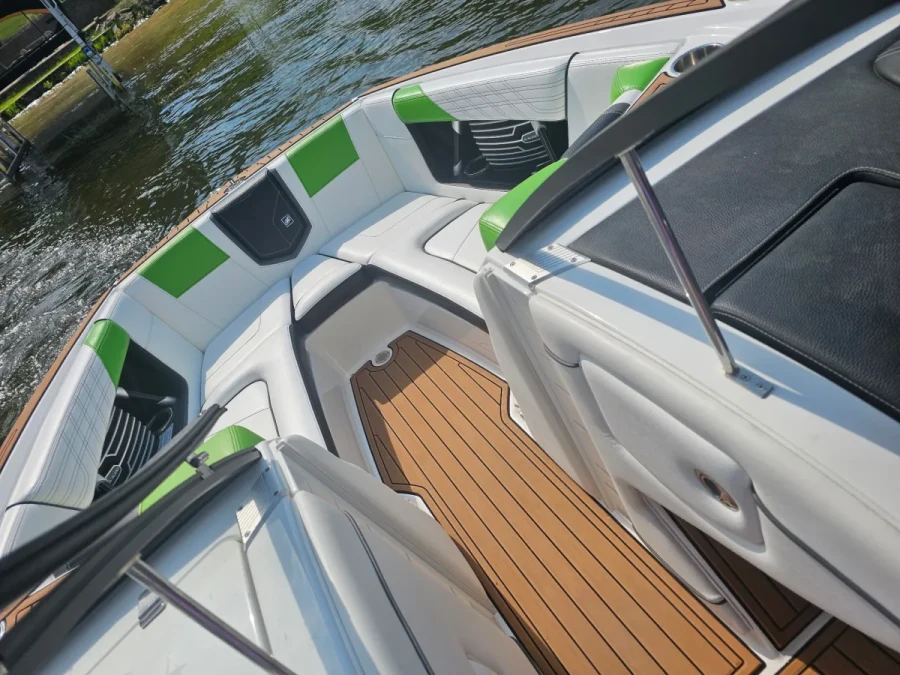 2016-nautique-g23-141422-image2.webp