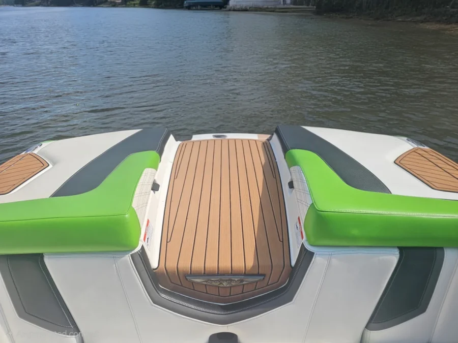 2016-nautique-g23-141422-image3.webp