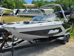 2026-malibu-wakesetter-22-mxz-141592-image1