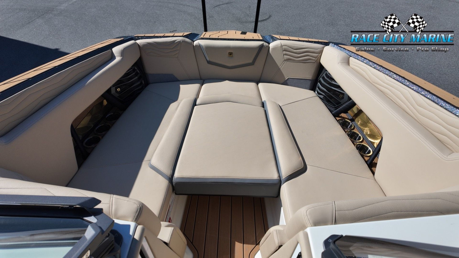 2027 Nautique G25