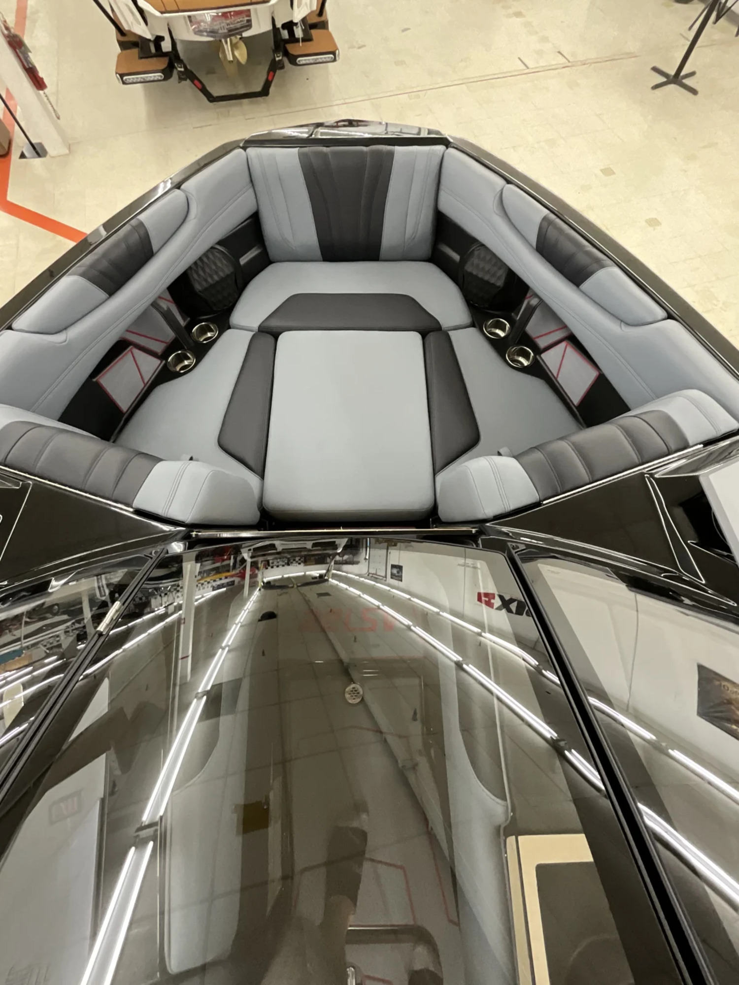 2026 MALIBU 22 LSV Wakesetter Diamond Hull
