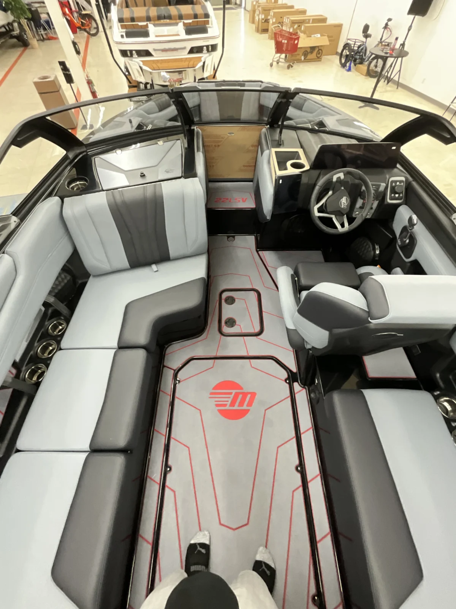 2026 MALIBU 22 LSV Wakesetter Diamond Hull