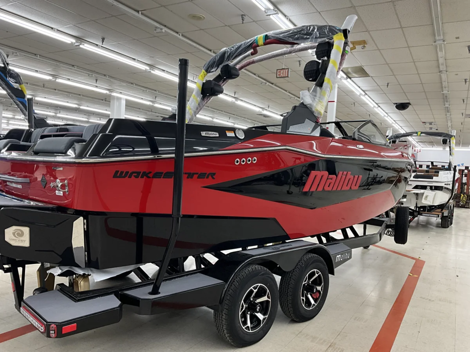 2026 MALIBU 22 LSV Wakesetter Diamond Hull