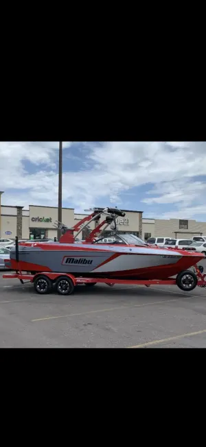 2019-malibu-wakesetter-23-lsv-142135-image0.webp