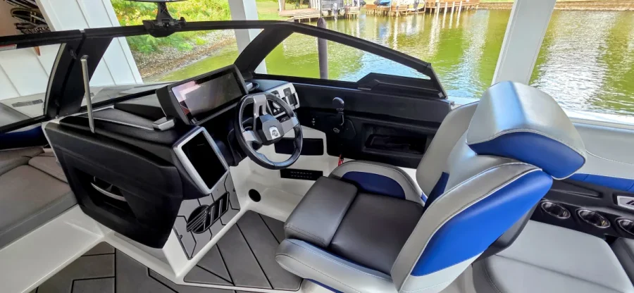 2020-malibu-wakesetter-23-lsv-142140-image3.webp
