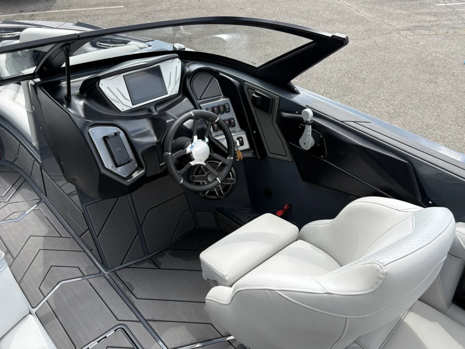 2024 Supreme S220