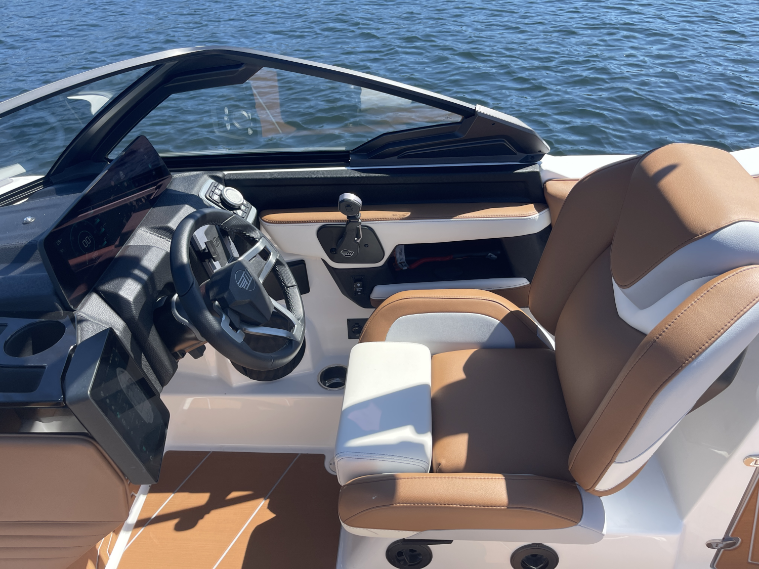 2025 Malibu 25 LSV