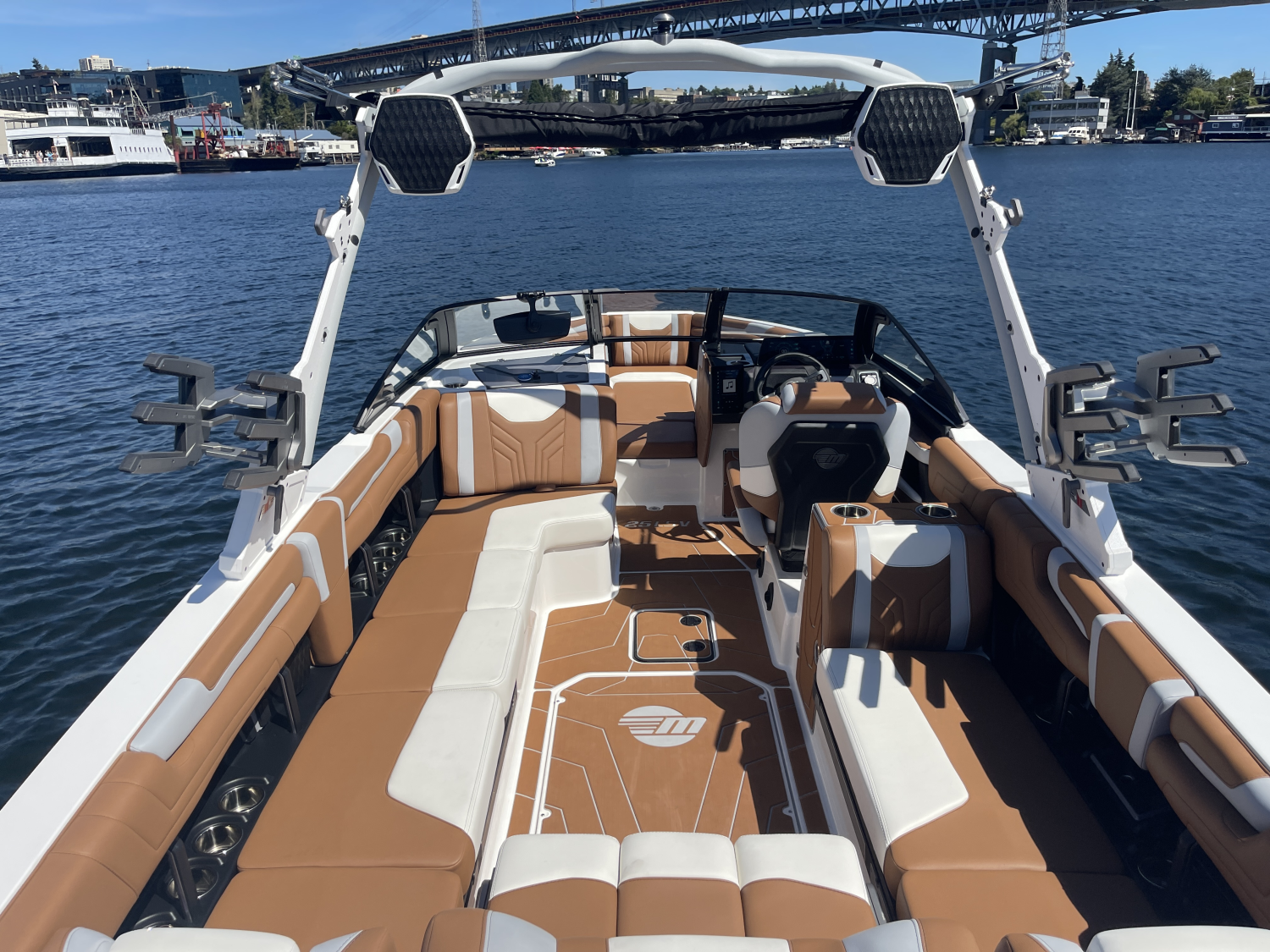 2025 Malibu 25 LSV