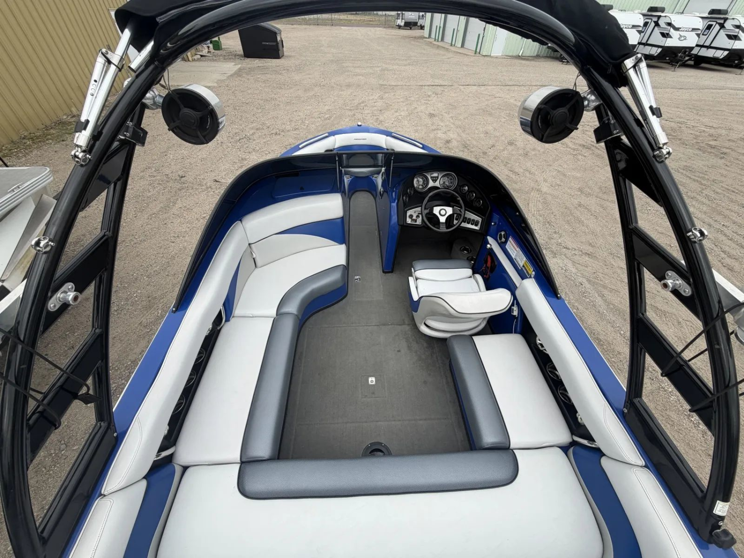 2012 MOOMBA OUTBACK V