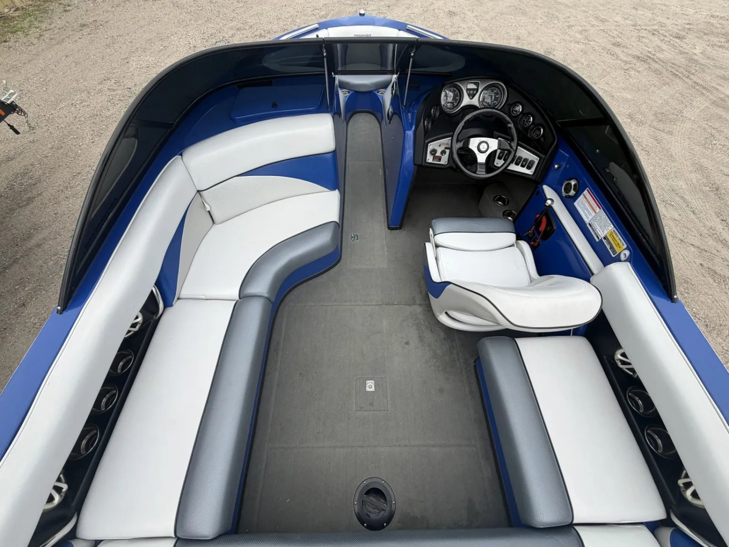 2012 MOOMBA OUTBACK V