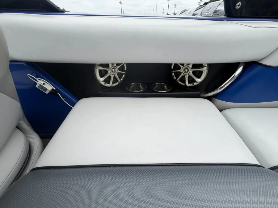 2012-moomba-outback-v-142187-image14