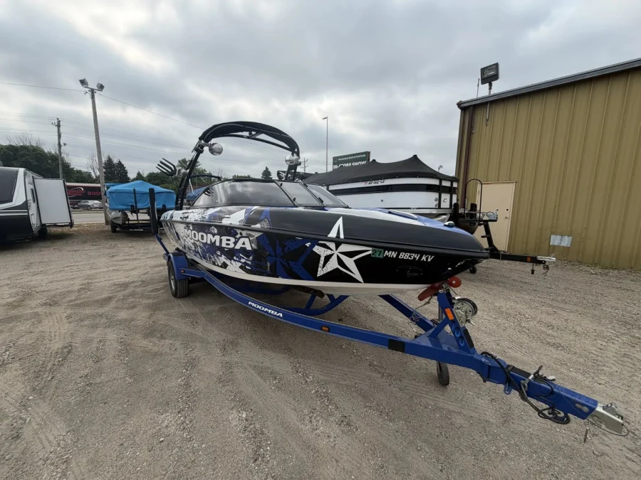 2012-moomba-outback-v-142187-image2