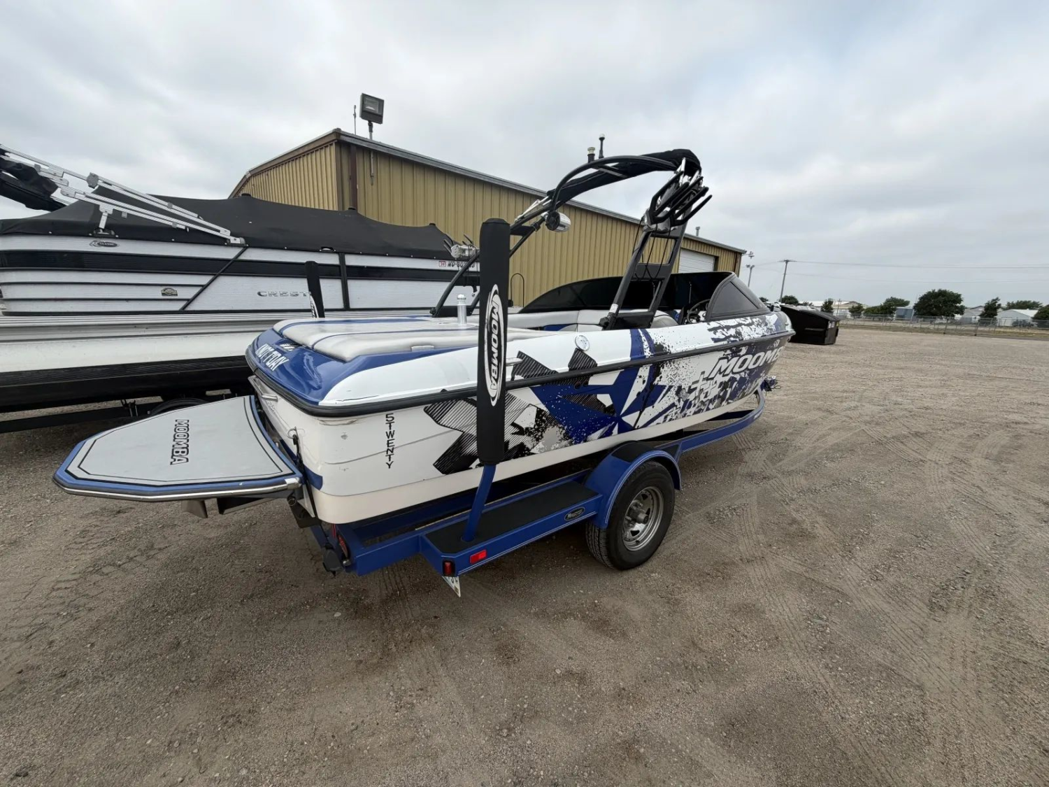 2012 MOOMBA OUTBACK V