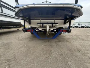 2012-moomba-outback-v-142187-image5